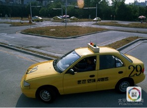 赴韓考駕照13小時(shí)速成？請(qǐng)謹(jǐn)慎看待“出國(guó)學(xué)車”熱潮